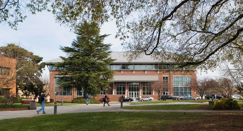 北卡罗来纳州立大学格林波若分校  The University of North Carolina at Greensboro